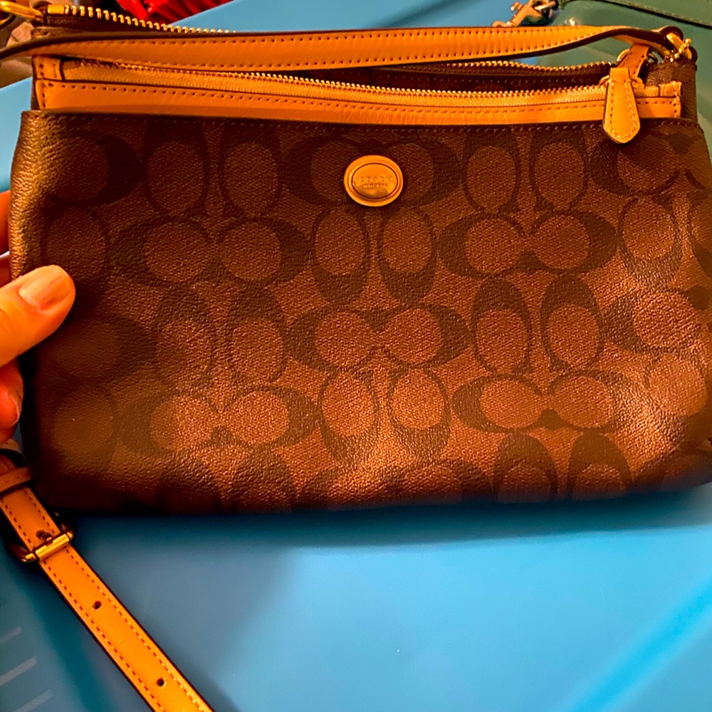COACH brown/camel crossbody